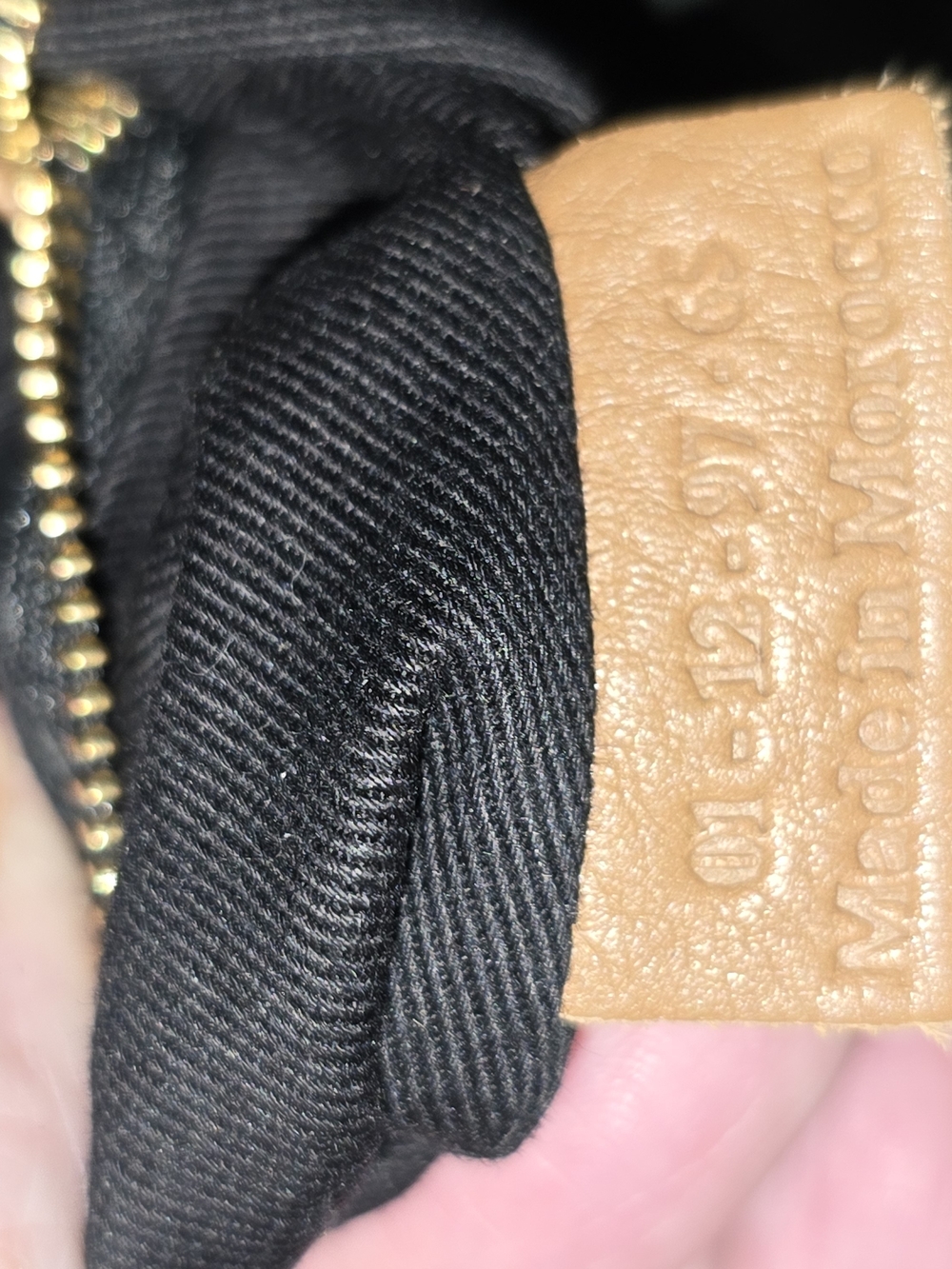 See By Chloe Luggage Tan Pebbled Leather Drawstring Tote. EUC - Picture 10 of 15